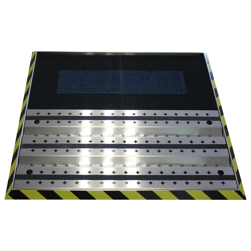 Tapete sanitizante de alto tráfico. Mediano.